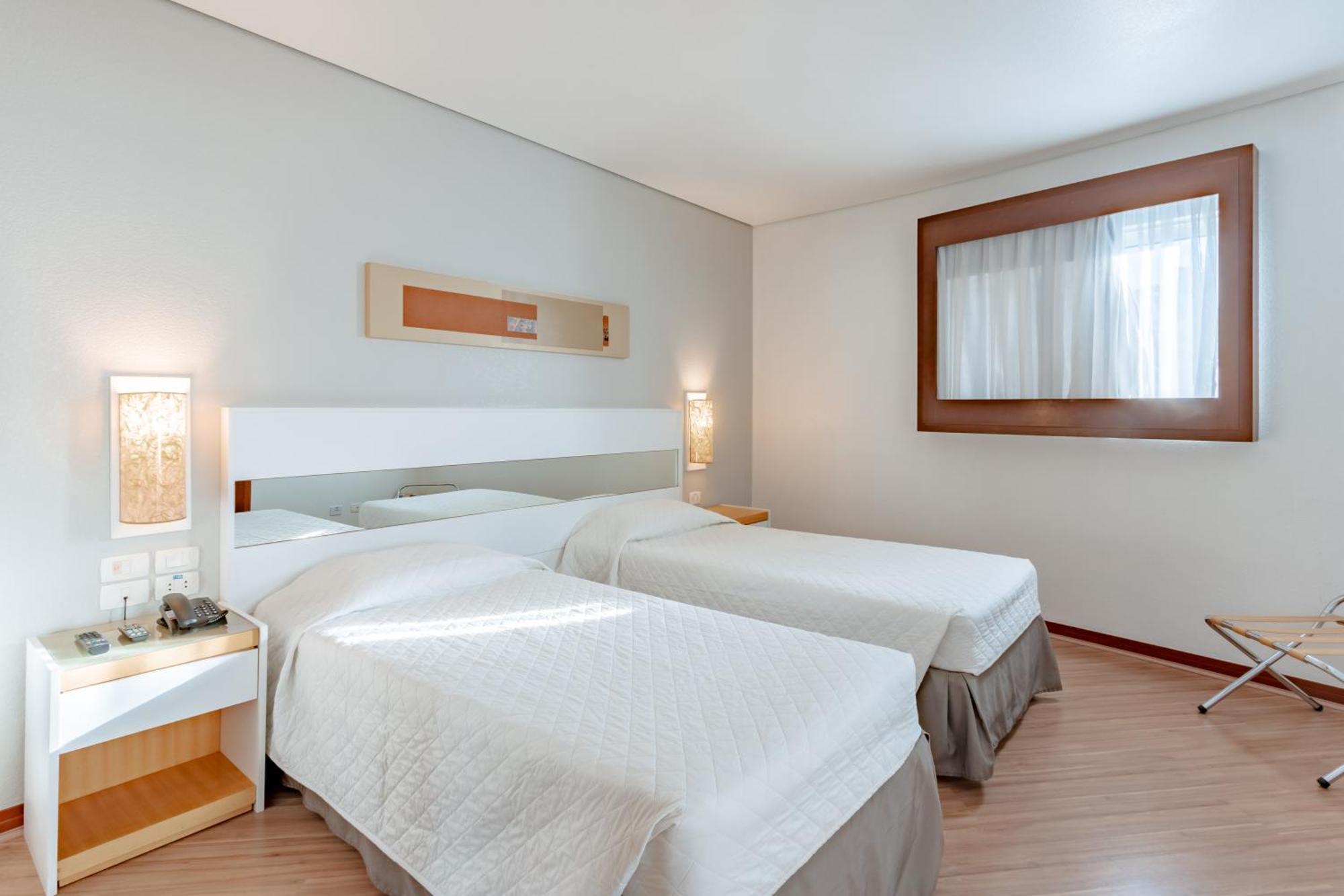 Hotel Bristol Brasil 500 Curitiba Batel Esterno foto